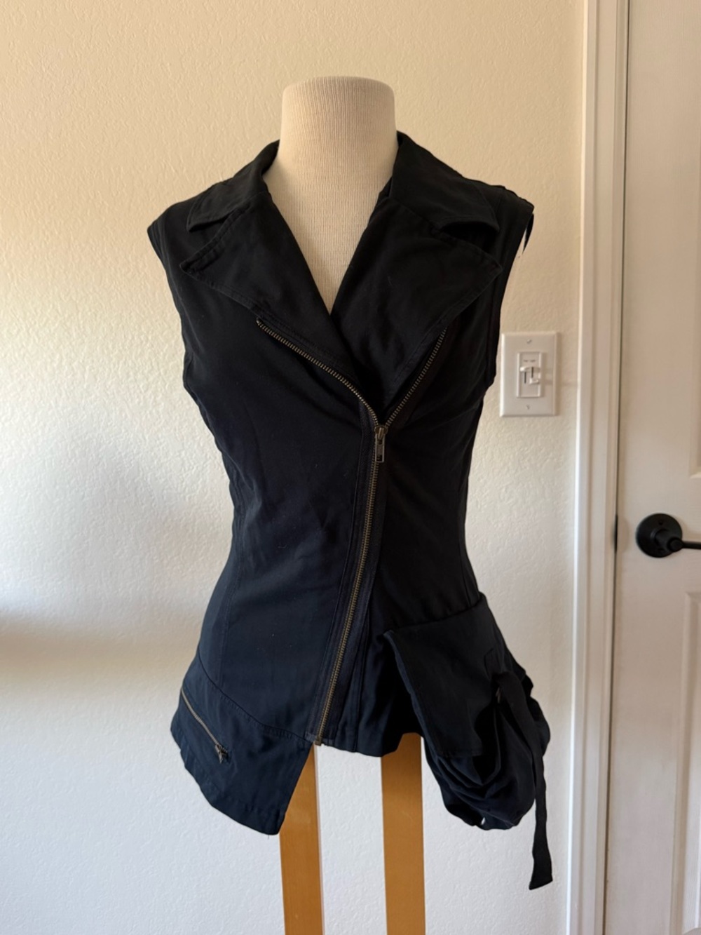 Ivan Grundahl Asymmetrical Zipper Cargo Pocket Vest Black Large